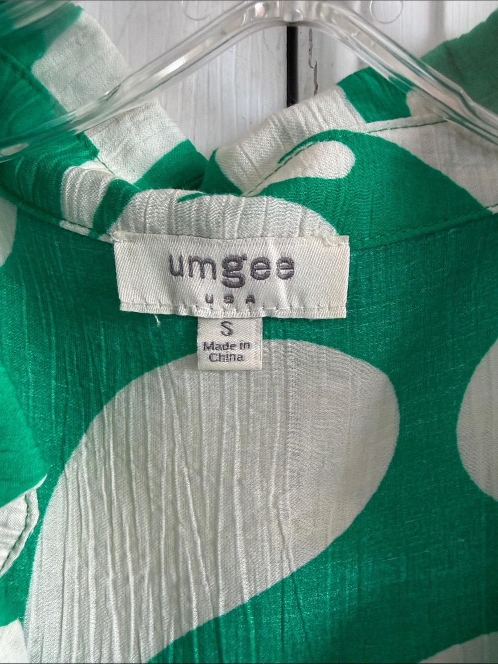 Umgee Green & White Abstract V-Neck Dress Size small - Picture 4 of 6